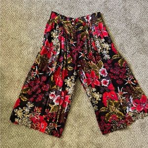 Intriguing Threads Vintage Gaucho Pants in size 10
